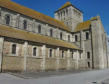 Abbaye bénédictine Sainte Trinité de Lessay, vue 2 de l'extérieur