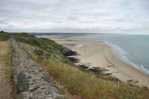 Cap du Carteret : mur, et plage à perte de vue