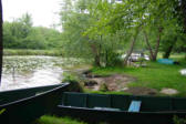 lac Léon : barques de pêche.