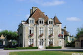 Sauveterre de Béarn :  façade de l'hôtel de Ville