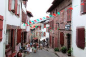 Saint-Jean-Pied-de-Port  : rue et commerce