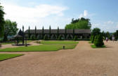 Salignac Eyvigues : les jardins du manoir d'Eyrignac, entrée du domaine