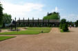 Salignac Eyvigues : les jardins du manoir d'Eyrignac, entrée du domaine