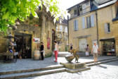 Sarlat la Caneda : la ville médiéviale, place du marché aux oies 1