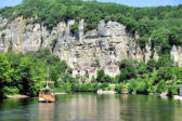 La Roque Gageac :gabare, Dordogne et falaises