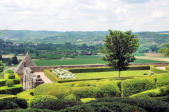 Vezac : les jardins de Marquessac : vue sur une esplanade du domaine