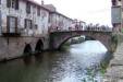 Saint-Jean-Pied-de-Port  :le pont de l'église sur la Nive