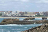Biarritz : la côte,les rochers et la ville