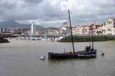 Saint Jean de Luz :le mouillage avec vue sur la ville