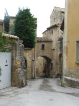 Saint Siffret : les ruelles étroites du vieux village