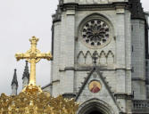 Lourdes : basilique supérieure ( basilique de l'Immaculée Conception )