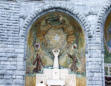 Lourdes : deuxième autel extérieur de Notre Dame du Rosaire de Lourdes