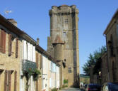 Bassoues : le donjon ou Tour du Bach ( Tour du Bas )