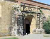 Bassoues : basilique Saint Fris, portail sud