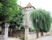 Fourcès : tour du château