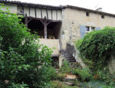 Fourcès : maisons du village