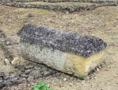 Seviac : site de la villa de Seviac à Montréal du Gers, cercueil en pierre