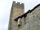 Larresingle : le château, tour carrée