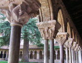 Moissac : église abbatiale Saint Pierre, le cloître, détails les châpiteaux