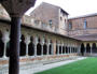 Moissac : église abbatiale Saint Pierre, le cloître, vue sur une galerie