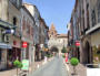 Moissac : rue commerçante dans la ville