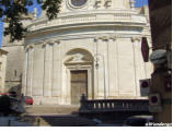 Uzès-porche de l'église Saint Etienne