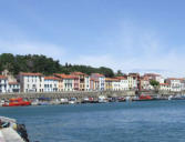 Port Vendres-habitat le long des quais