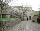 Saint Jean d'alcas : cité médiévale-rue pavée