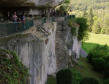 La Roque Saint Christophe-escalier pour accès à l'étage inférieur