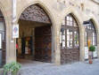 Cordes sur Ciel-enseigne odt et portes gothiques