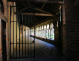 Albi : passage avec colonnades