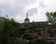 stèle à la vierge sur son rocher aux alentours du site de Gavarnie