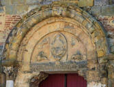 Nogaro : tympan du portail de la collégiale Saint-Nicolas