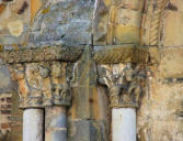 Nogaro : chapiteaux du portail de la collégiale Saint-Nicolas