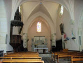 lavardens : l'église Saint Michel, la nef et la chaire