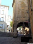 gordes : maison avec passage