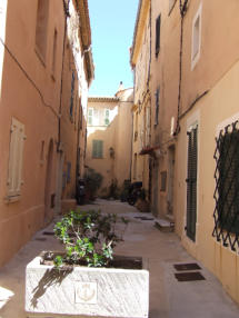 Saint Tropèze : ruelle