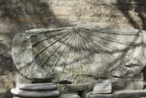 Arles : vestige du  théatre antique