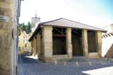 Pernes les Fontaines : la cité aux quarante fontaines,une halle