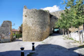 Venasque : une des deux tours classé monument historique