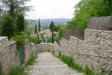 vaison la romaine : rue en escalier descendant