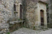 vaison la romaine : maisons et évacuation des eaux usées dans la rue