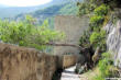 entrevaux : remparts, arbres