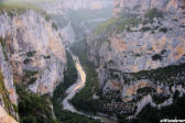 le verdon entre les falaises 