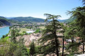 vue sur sisteron depuis la citadelle, arbres