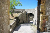 sisteron : la citadelle vers sa partie basse