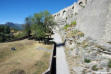 sisteron : la citadelle, promenade le long des remparts