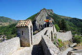 sisteron : la citadelle, chemin de ronde,guérite,piton rocheux