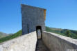 sisteron : la citadelle,donjon carré, chemin de ronde