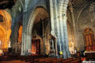 Embrun : notre Dame du Réal, bas côté vue de la nef et colonnes impressionnantes